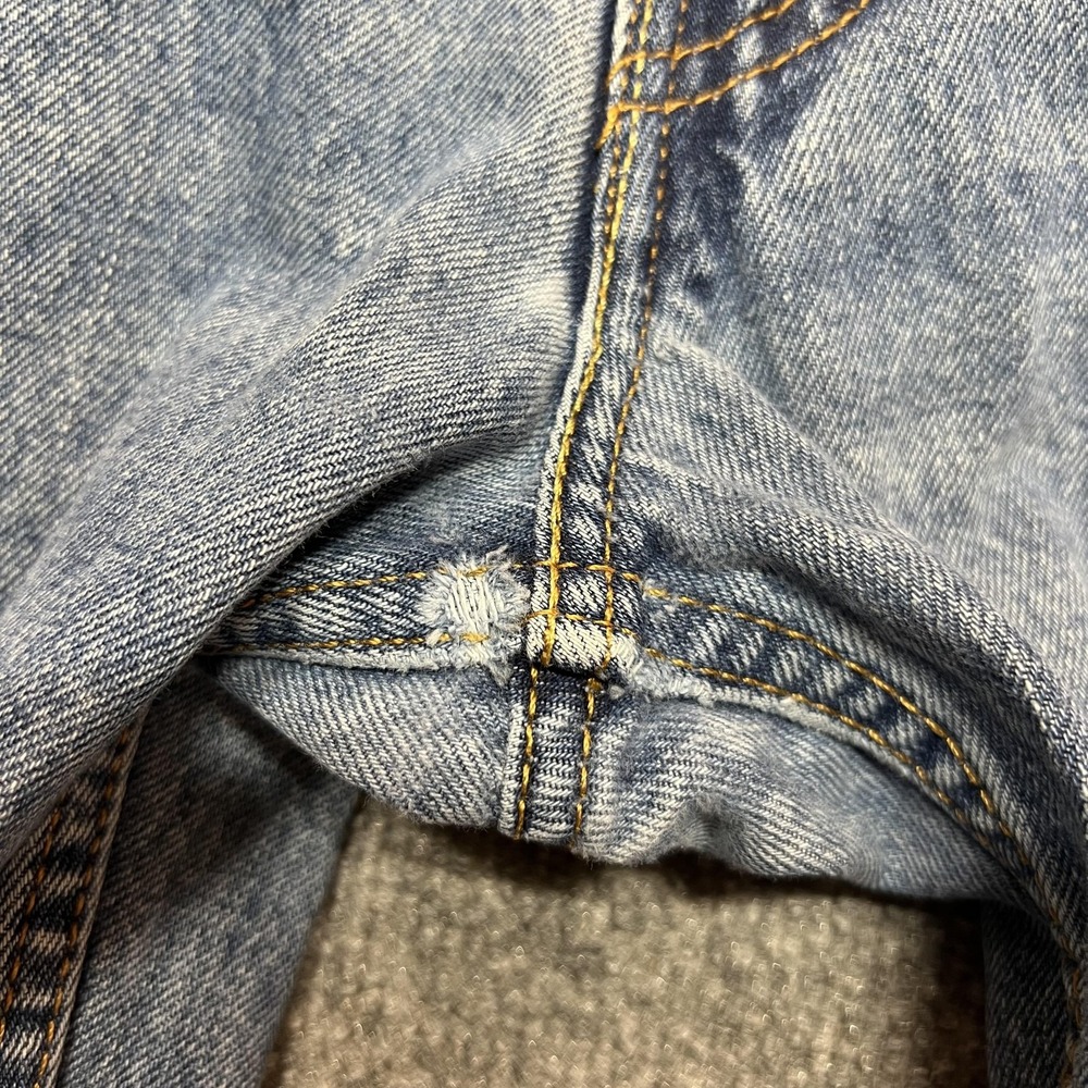 Levis 550 Jeans Mens 36x34 Blue Light Wash Relaxed Tapered Denim Pants Casual - Picture 10 of 16